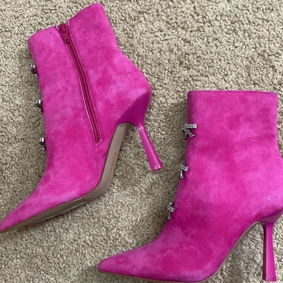 Gianni Bini NEW pink suede booties ankle boots rhinestone bow heels size 5 - Picture 9 of 12